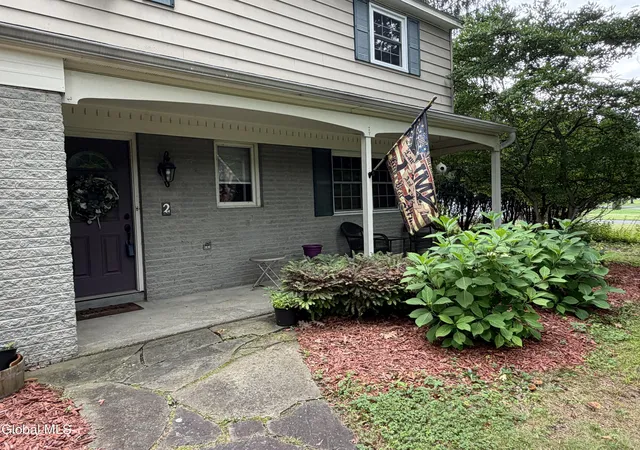 Photo 2 of Single family home for sale at 2 Acorn Grove, Clifton Park, NY 12019 | MLS# 202625102 | Listing updated on 2026-09-15