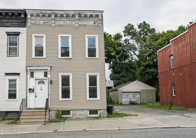 Photo 2 of Single family home for sale at 19 N Lake Ave, Albany, NY 12203 | MLS# 202625050 | Listing updated on 2026-09-14