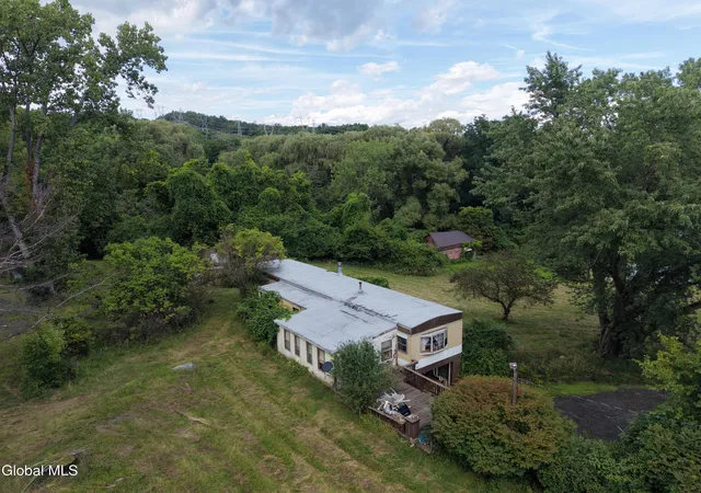 Photo 1 of Single family home for sale at 211 Roberts Hill Rd, New Baltimore, NY 12192 | MLS# 202625051 | Listing updated on 2026-08-30