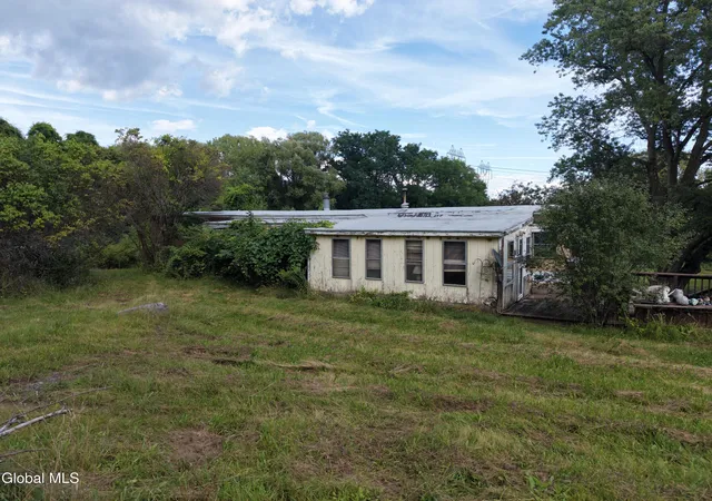 Photo 2 of Single family home for sale at 211 Roberts Hill Rd, New Baltimore, NY 12192 | MLS# 202625051 | Listing updated on 2026-08-30