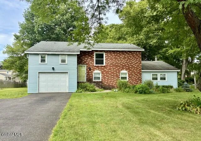 Photo 1 of Sale Pending at 6 Pinestump Rd, Albany, NY 12205 | MLS# 202625106 | Listing updated on 2026-09-03