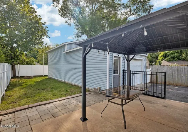 Photo 3 of Sale Pending at 2872 Guilderland Ave, Schenectady, NY 12306 | MLS# 202625146 | Listing updated on 2026-09-09