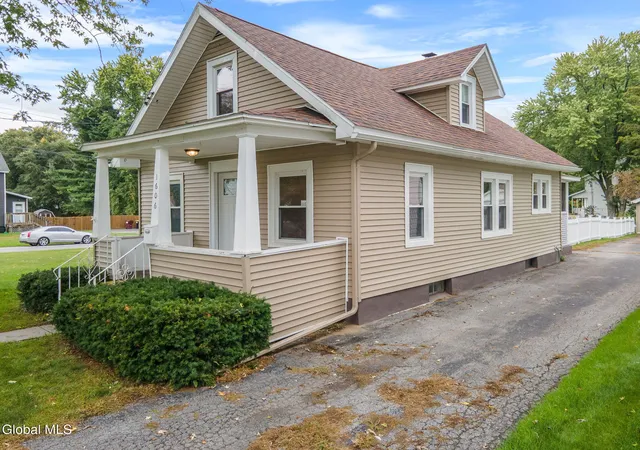 Single family home for sale at 1606 Fordham Ave, Schenectady, NY 12306 | MLS# 202627960