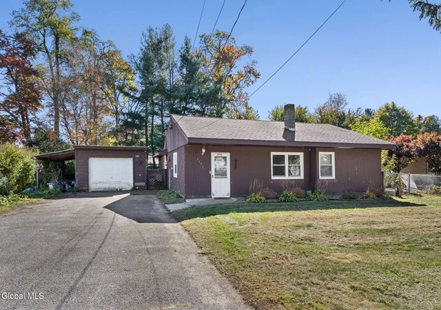 Single family home for sale at 2892 W Lydius St, Schenectady, NY 12303 | MLS# 202628858