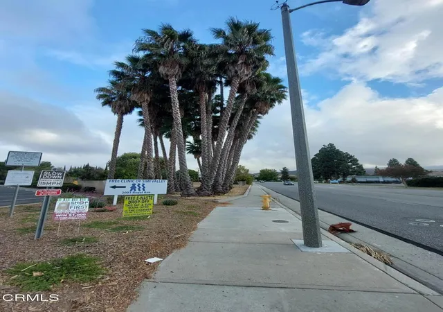 4th image of 2025 Royal Ave, Simi Valley, CA 93065 | MLS# P1-19834