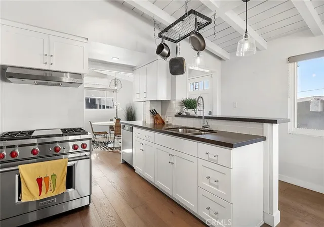 Photo 1 of Sale Pending at 200 Moonstone St, Manhattan Beach, CA 90266 | MLS# SB25047265 | Listing updated on 2025-11-01