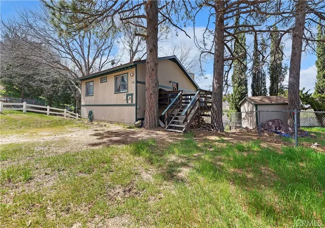 Photo 3 of Sale Pending at 382 Davos Dr, Crestline, CA 92325 | MLS# PW25092000 | Listing updated on 2025-11-08