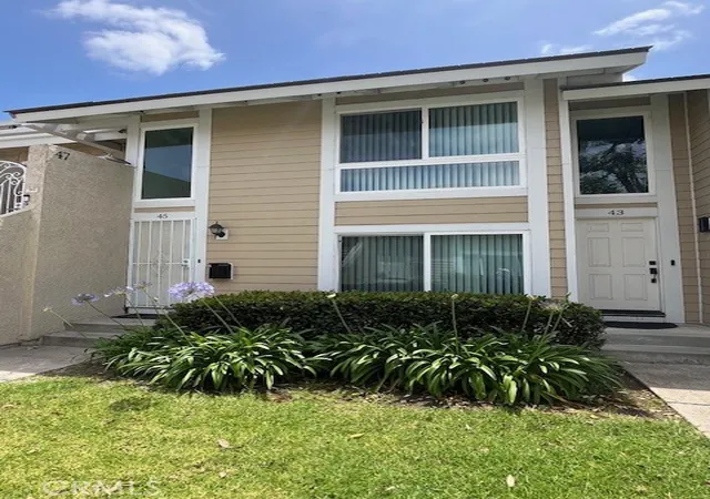 Photo 2 of Condo for sale at 45 Golden Glen St #75, Irvine, CA 92604 | MLS# PW25116266 | Listing updated on 2026-09-24