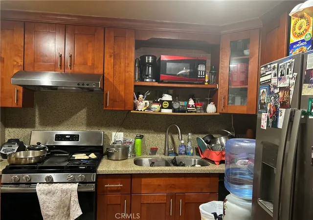 Photo 4 of Sale Pending at 2718 W Mcfadden Ave, Santa Ana, CA 92704 | MLS# OC25138368 | Listing updated on 2025-11-05