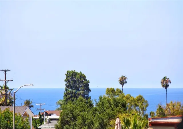 Photo 2 of Sale Pending at 221 Avenida Monterey, San Clemente, CA 92672 | MLS# OC25159411 | Listing updated on 2025-11-03