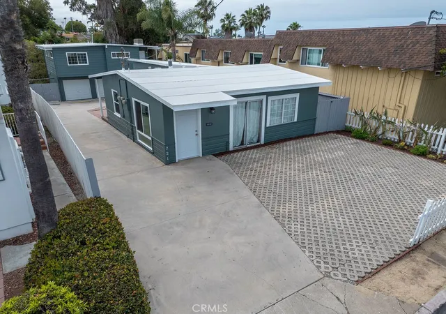 Photo 3 of Sale Pending at 221 Avenida Monterey, San Clemente, CA 92672 | MLS# OC25159411 | Listing updated on 2025-11-03