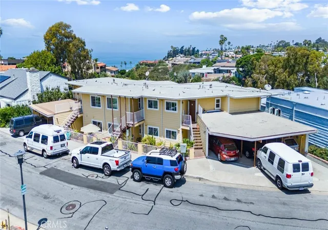 Photo 3 of Sale Pending at 230 Avenida Montalvo, San Clemente, CA 92672 | MLS# PW25170151 | Listing updated on 2025-11-04