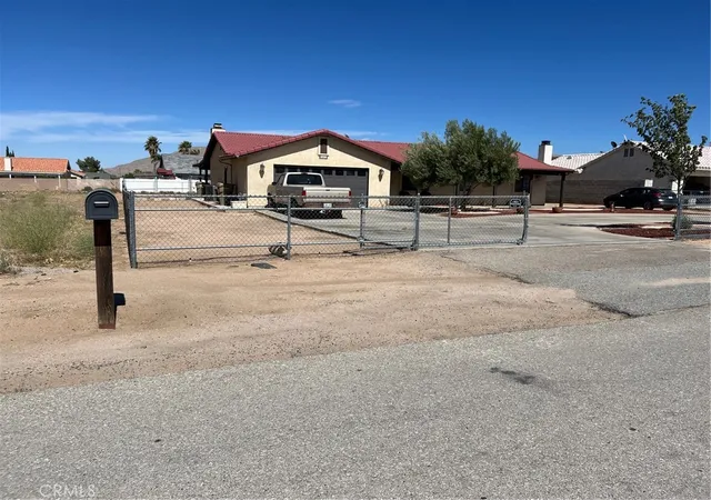 Photo 2 of Sale Pending at 7697 Windsor Ave, Hesperia, CA 92345 | MLS# HD25176387 | Listing updated on 2025-11-04