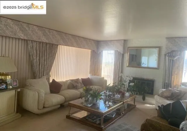 3rd image of 25 Woodcliff Ct, Oakland, CA 94605 | MLS# 41108157