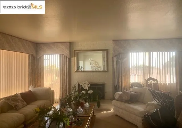 4th image of 25 Woodcliff Ct, Oakland, CA 94605 | MLS# 41108157