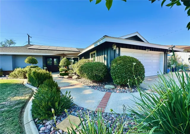 Homes for sale in Calimesa, CA | 372 Sandalwood Dr, Calimesa, CA 92320 | MLS# IV25187362