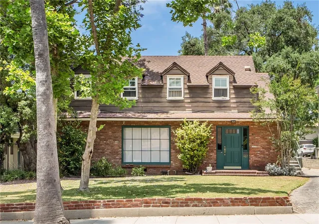 Photo 20 of Sale Pending at 467 S El Molino Ave, Pasadena, CA 91101 | MLS# SR25217524 | Listing updated on 2025-10-31