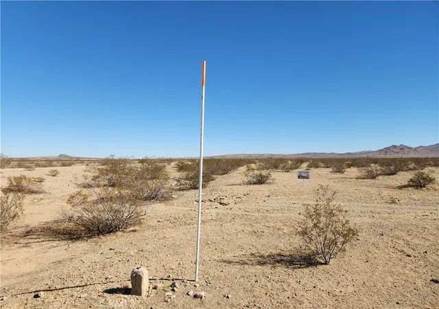 1st image of 33 Panamint Trl, Helendale, CA 92342 | MLS# HD25235604