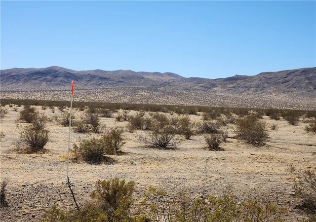 4th image of 33 Panamint Trl, Helendale, CA 92342 | MLS# HD25235604