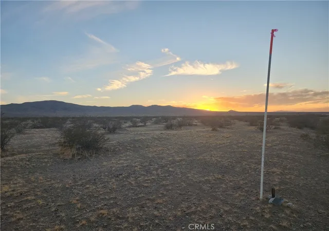 2nd image of 3334 Panamint Trl, Helendale, CA 92342 | MLS# HD25235641