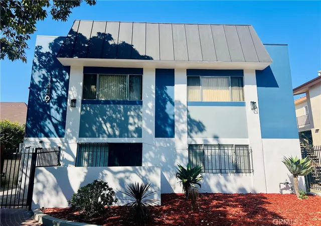 Photo 3 of House for sale at 1449 S Point View St, Los Angeles, CA 90035 | MLS# WS25246518 | Listing updated on 2025-11-06