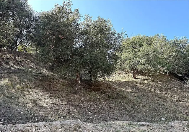 2nd image of 0 High Cliff Trail, Tujunga, CA 91042 | MLS# PW25247397