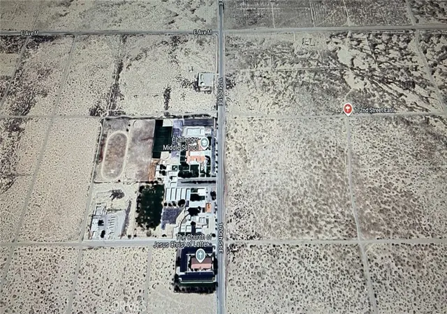 image of 4 E 172 St, Lancaster, CA 93535 | MLS# TR25248647