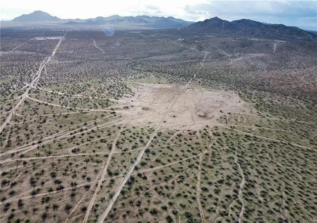 Photo 4 of Land for sale at 0 Kimshew St, Apple Valley, CA 92307 | MLS# SW25247809 | Listing updated on 2025-11-05