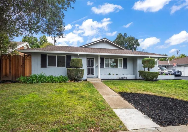 Photo 3 of Sale Pending at 119121 Verde Ct, Los Gatos, CA 95032 | MLS# ML81874543 | Listing updated on 2026-06-27