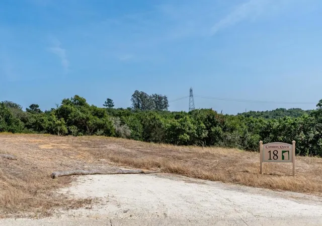 2nd image of 9055 Hidden Canyon Rd, Salinas, CA 93907 | MLS# ML81877257