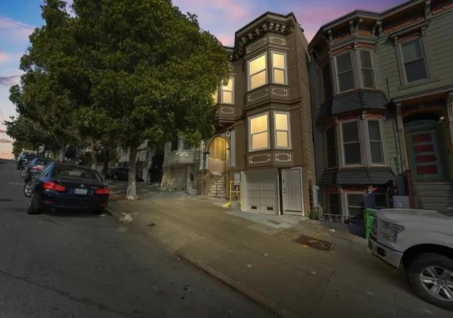1st image of 321 Castro St, San Francisco, CA 94114 | MLS# ML81877435