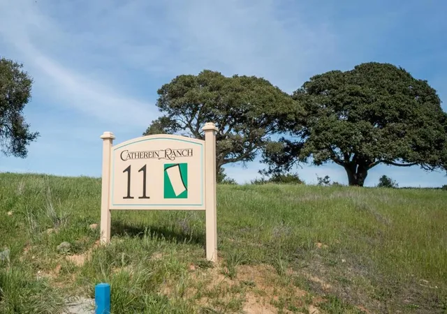 3rd image of 20505 Cathrein Ct, Salinas, CA 93907 | MLS# ML81877231