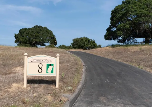 3rd image of 20545 Cathrein Ct, Salinas, CA 93907 | MLS# ML81877261