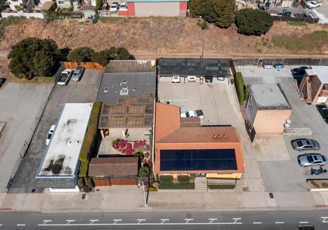 Photo 3 of House for sale at 1583 Del Monte Blvd, Seaside, CA 93955 | MLS# ML81881967 | Listing updated on 2024-09-30