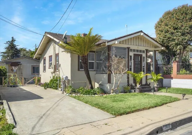 Photo 1 of Multi family home for sale at 309 Jefferson St, Watsonville, CA 95076 | MLS# ML81885886 | Listing updated on 2024-09-30