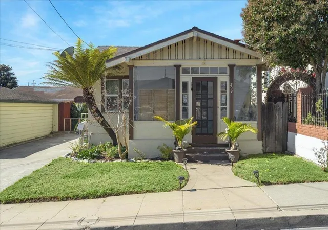 Photo 2 of Multi family home for sale at 309 Jefferson St, Watsonville, CA 95076 | MLS# ML81885886 | Listing updated on 2024-09-30