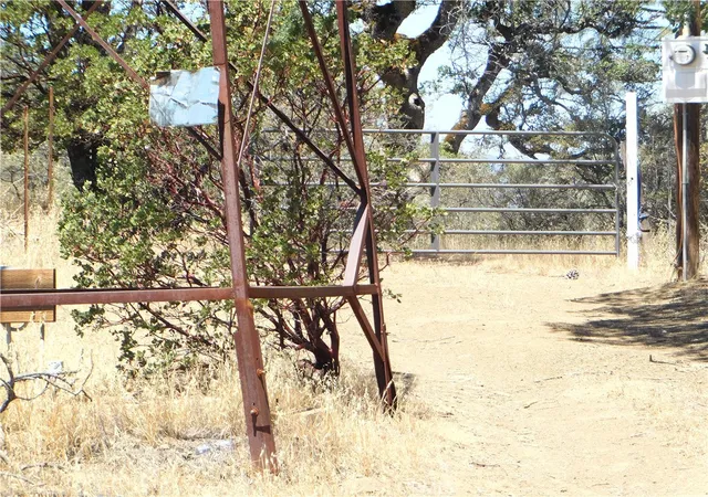 20th image of 997 Watertrough Rd, Clearlake Oaks, CA 95423 | MLS# LC22160410