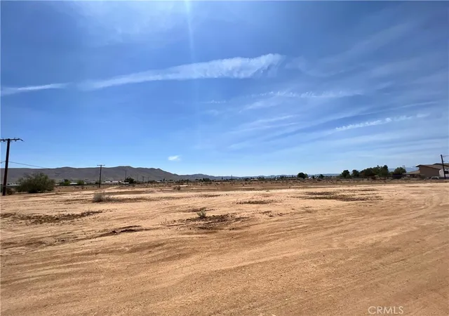 3rd image of 0 Viento Rd, Apple Valley, CA 92308 | MLS# CV22206473