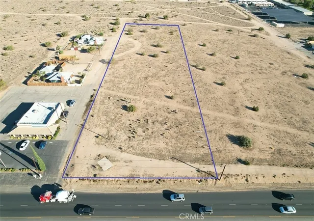 3rd image of 14236 Main St, Hesperia, CA 92345 | MLS# HD22225792