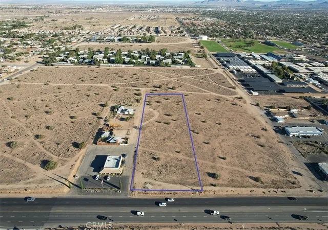 9th image of 14236 Main St, Hesperia, CA 92345 | MLS# HD22225792