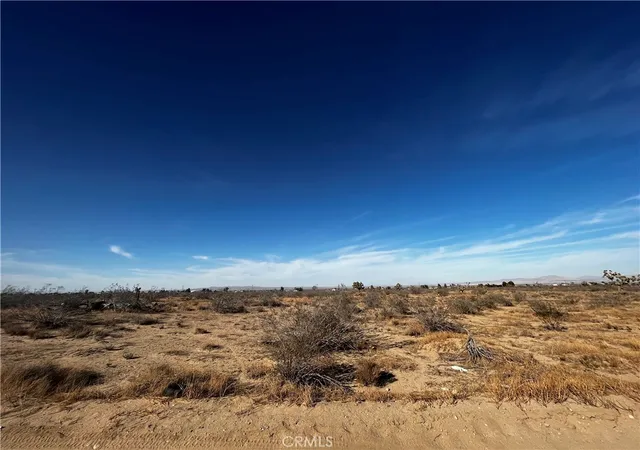 2nd image of 11300 Caughlin Rd, Phelan, CA 92371 | MLS# CV22229329