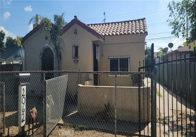 2nd image of 2062 E Hatchway St, Compton, CA 90222 | MLS# IN22229493