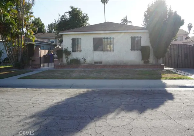 Photo 3 of Sale Pending at 8354 La Villa St, Downey, CA 90241 | MLS# SR22230553 | Listing updated on 2026-09-21