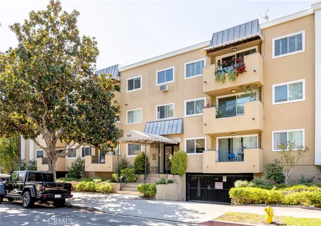 Condominium at 705 Westmount Dr #106, West Hollywood, CA 90069 | MLS# SR22230759 |  | Sold on 2022-12-13