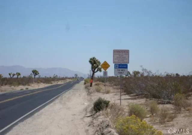 3rd image of 0 Bear Valley / Duncan Rd, Victorville, CA 92371 | MLS# HD22234467