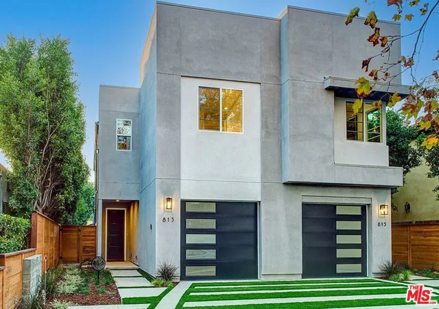 Photo 1 of Single family home for sale at 813 N Orange Dr, Los Angeles, CA 90038 | MLS# 22216533 | Listing updated on 2024-09-30