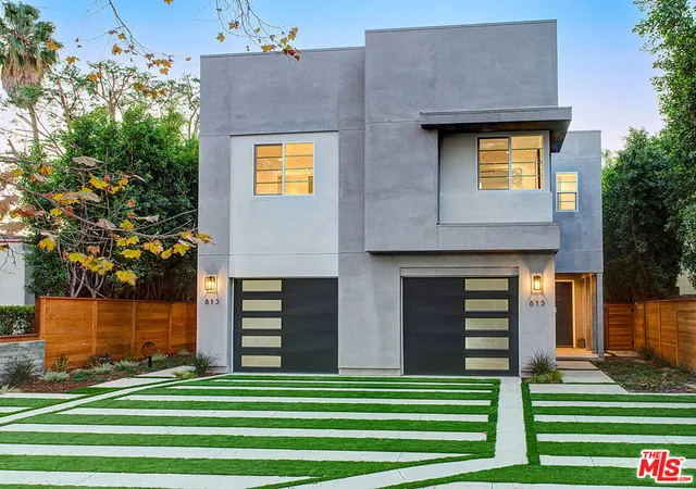 Photo 2 of Single family home for sale at 813 N Orange Dr, Los Angeles, CA 90038 | MLS# 22216533 | Listing updated on 2024-09-30