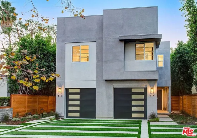 Photo 3 of Single family home for sale at 813 N Orange Dr, Los Angeles, CA 90038 | MLS# 22216533 | Listing updated on 2024-09-30