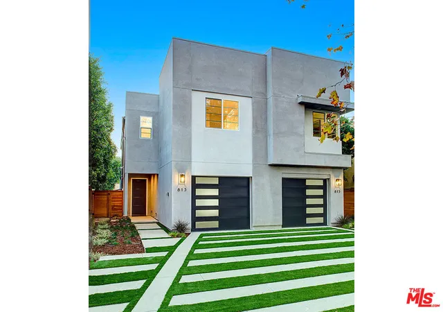 Photo 3 of Single family home for sale at 813 N Orange Dr, Los Angeles, CA 90038 | MLS# 22216533 | Listing updated on 2024-09-30