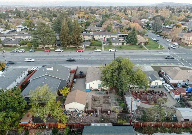 Photo 3 of House for sale at 14529 Union Ave, San Jose, CA 95124 | MLS# ML81914055 | Listing updated on 2024-09-30